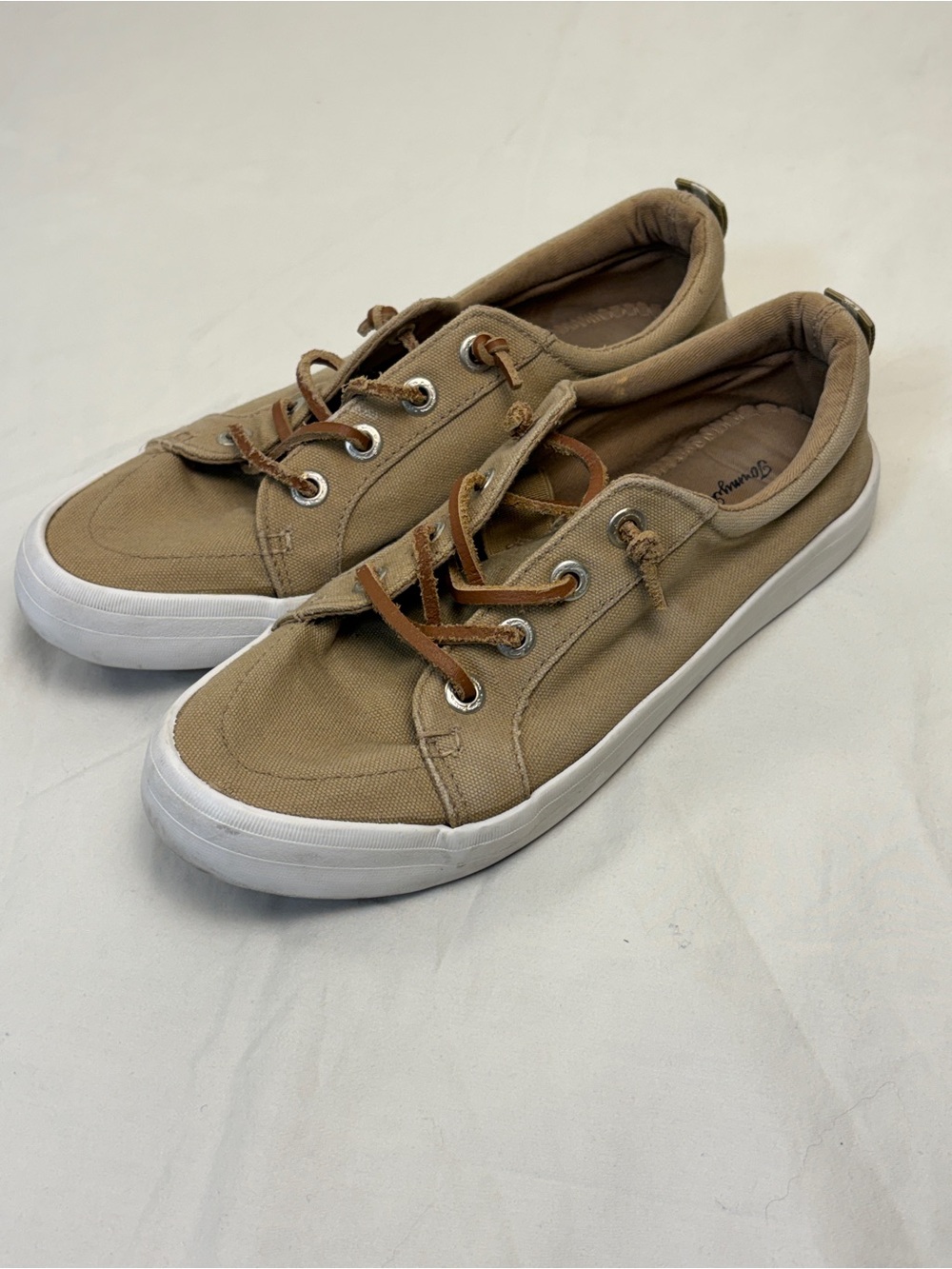 Tommy Bahama Tan Casual Flats Boat Summer Vacation Beach